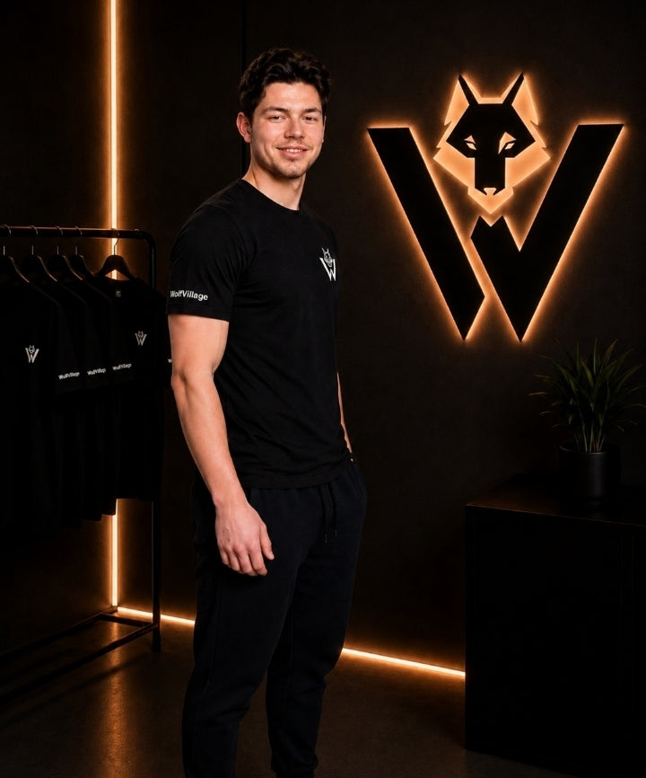 WolfVillage Essential Tee Black